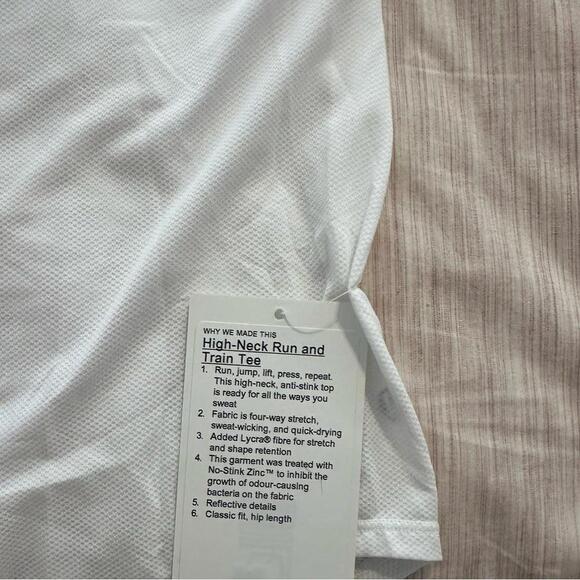 Lululemon Athletica High-Neck Run and Train Tee - Picture 3 of 4
